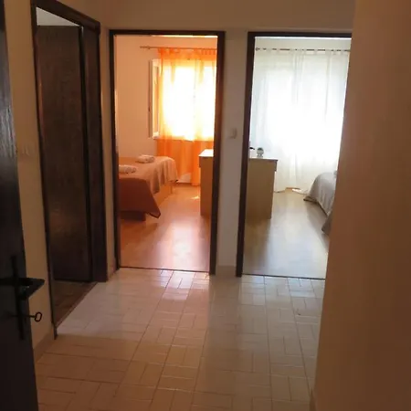 Marija I Lucija Holiday home Banj