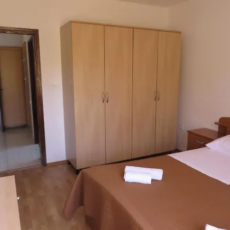 Marija I Lucija بيت للعطل Banj